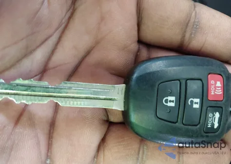 2016 Toyota Corolla S Plus z USA, uszkodzony, nr VIN 2T1BURHE0GC738365